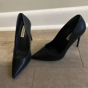 Steve Madden Black Pumps (7.5)